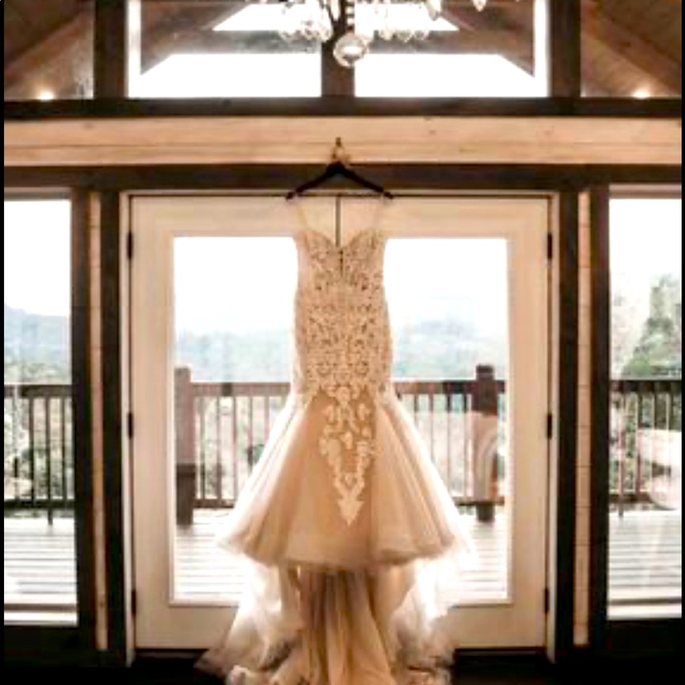 Maggie Sottero Sz 14 GORGEOUS Wedding Gown Sz 14 great, used condition